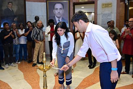 “Echoes Of Silence”Art Exhibition By Renowned Artists – Vikas Malhara, Hemant Dhane In Jehangir Art Gallery