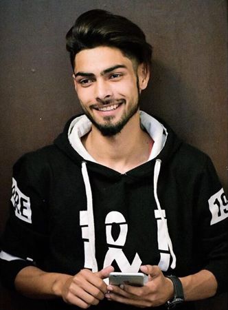 Zaan Outfits Creating Legacy From Retro To Modern Outfits