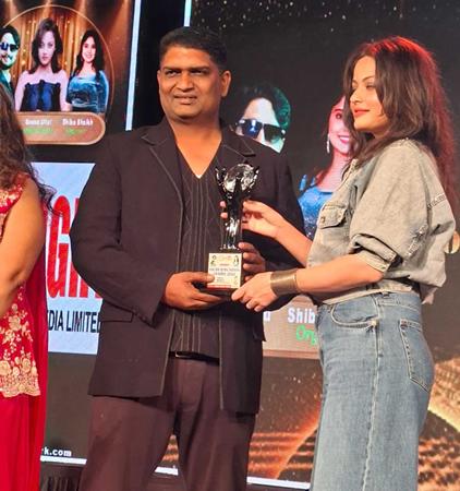 फिल्म डायरेक्टर एक्टर नरेश जी को मराठी फिल्म “अंबुज” के लिए मिला बेस्ट एक्टर – डायरेक्टर का अवॉर्ड