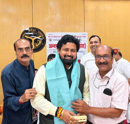Vinay Kumar Dubey Felicitated 1
